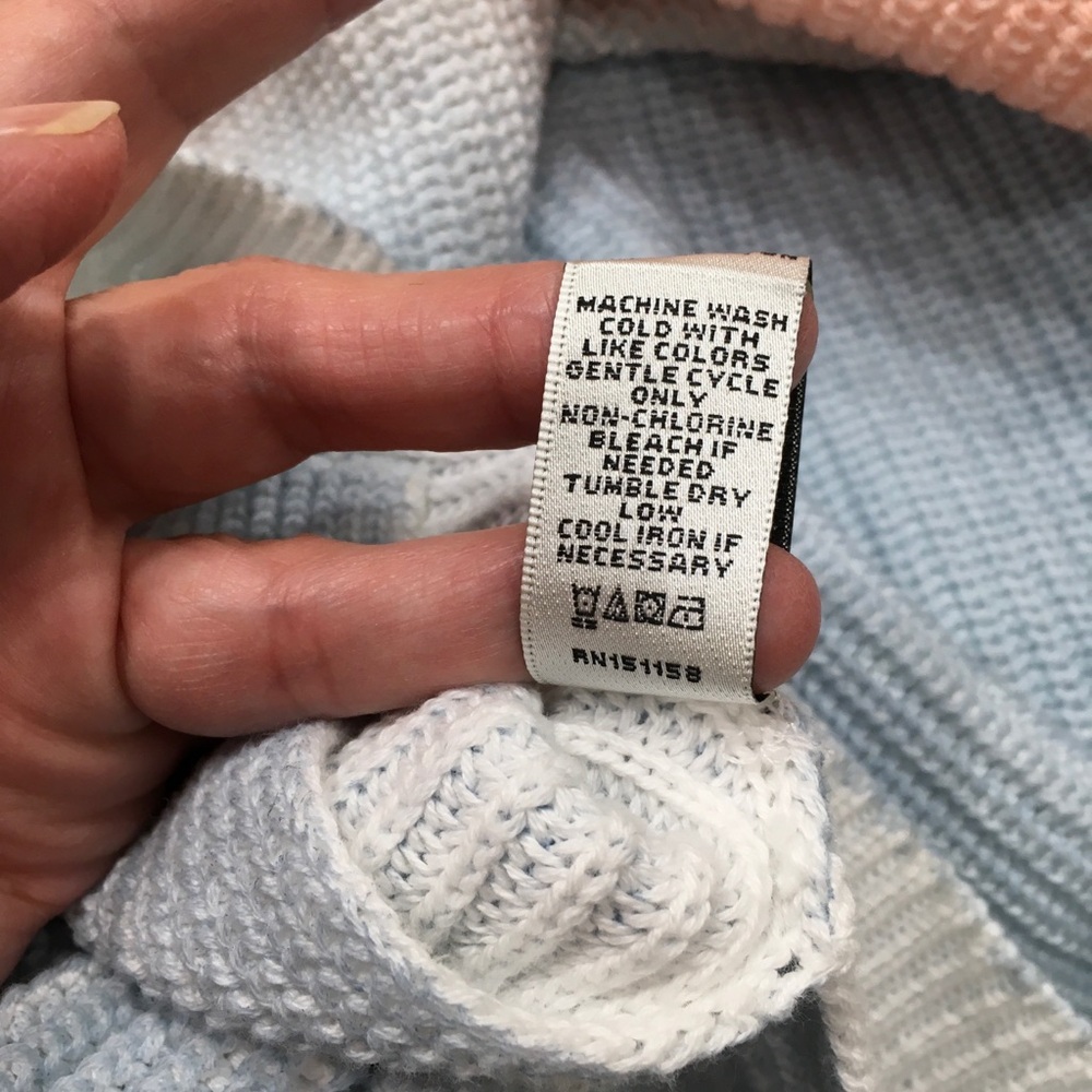 Neiman Marcus Pink and White Sweater - Picture 4 of 5